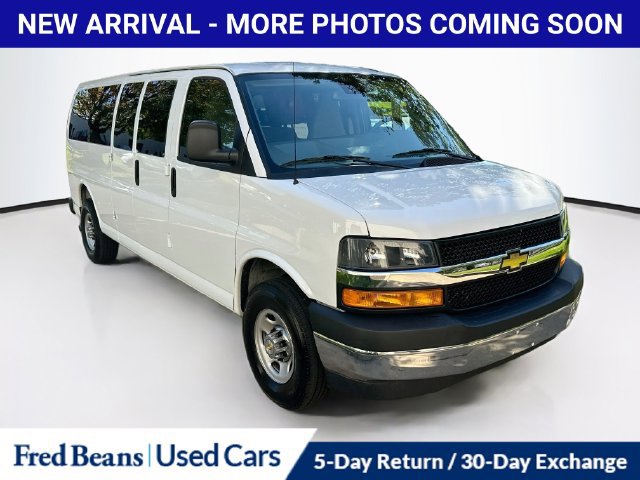 2025 Chevrolet Express Passenger LT