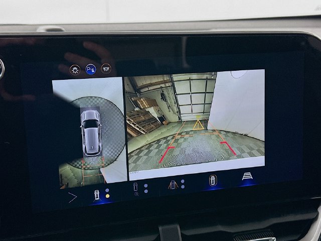 2026 Chevrolet Equinox LT - Photo 13