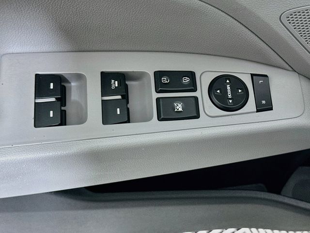 2020 Hyundai Elantra Limited - Photo 22