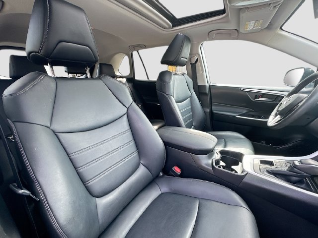 2021 Toyota RAV4 XLE Premium - Photo 33