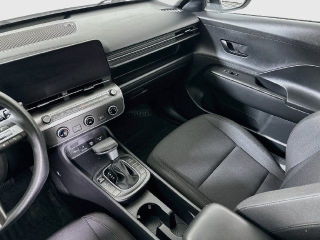 2024 Hyundai Kona SE - Photo 26