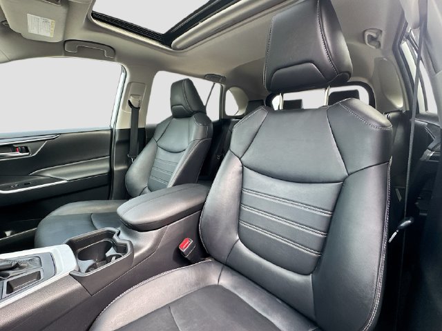 2021 Toyota RAV4 XLE Premium - Photo 25