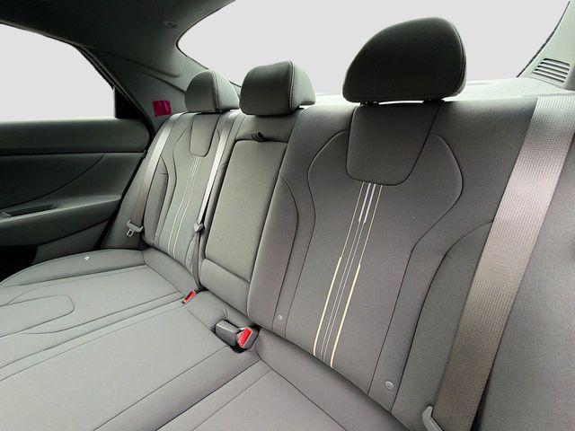 2026 Hyundai Elantra SEL - Photo 17