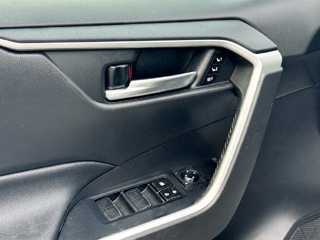 2021 Toyota RAV4 XLE Premium - Photo 22