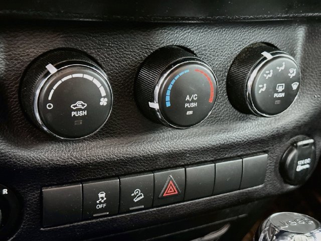 2014 Jeep Wrangler Unlimited Sport - Photo 18