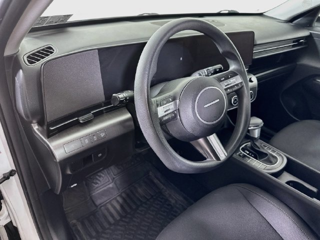2024 Hyundai Kona SE - Photo 11