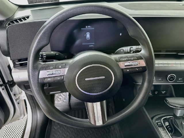 2024 Hyundai Kona SE - Photo 14