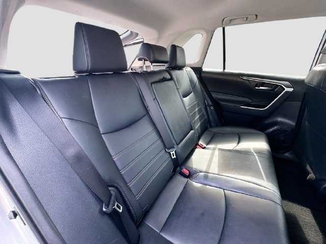 2021 Toyota RAV4 XLE Premium - Photo 32