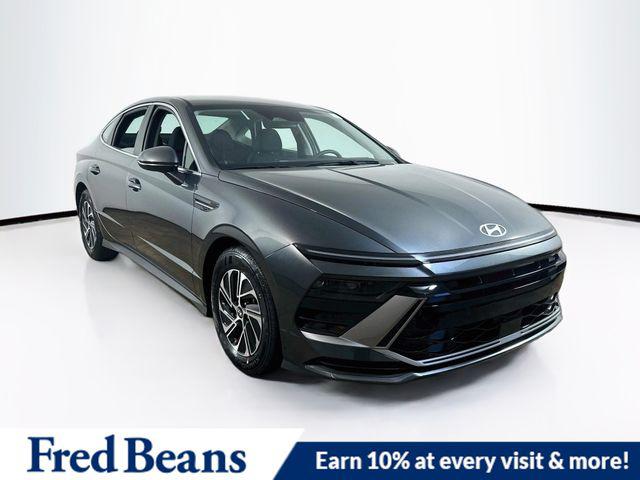 2026 Hyundai Sonata Hybrid Sedan 