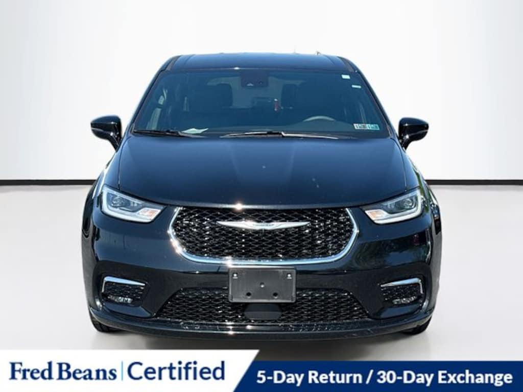 Used 2025 Chrysler Pacifica Select Minivan/Van