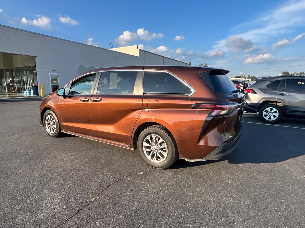 Certified 2024 Toyota Sienna XLE Passenger Van