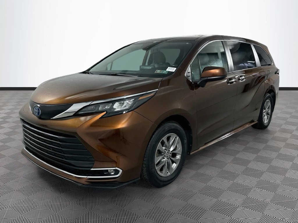 Certified 2024 Toyota Sienna XLE Passenger Van