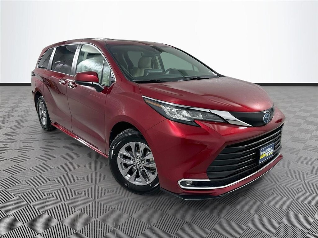 Certified 2023 Toyota Sienna XLE Passenger Van