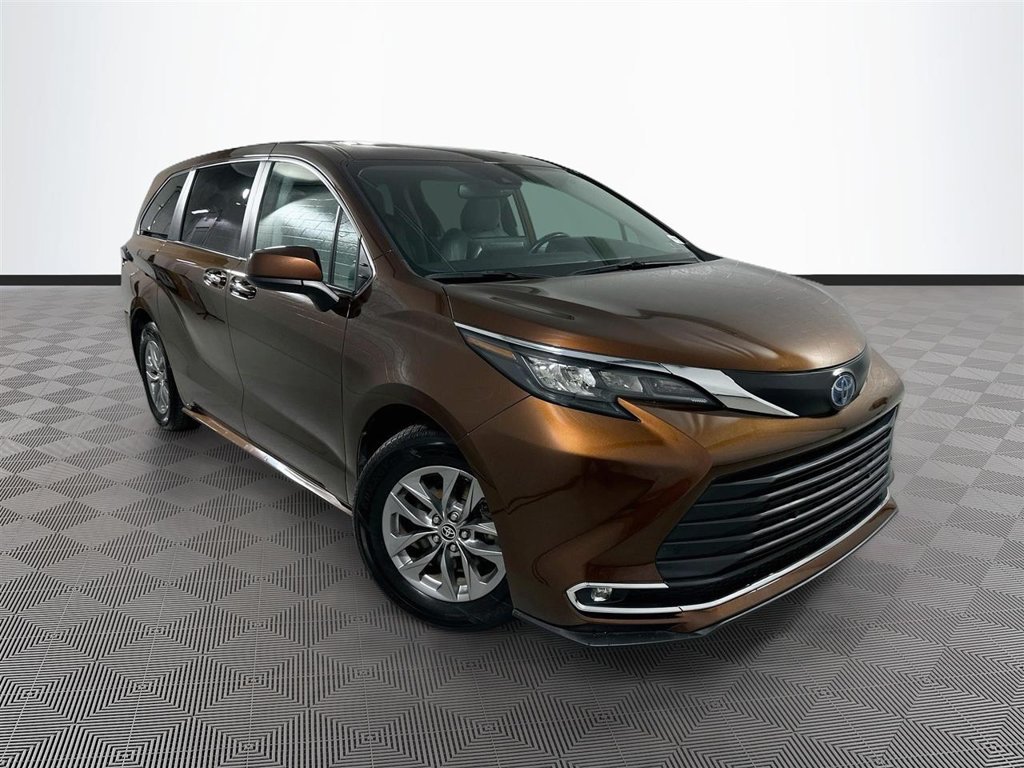 Certified 2024 Toyota Sienna XLE Passenger Van