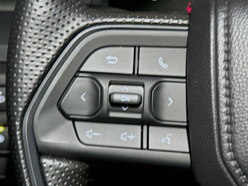 2026 Toyota Tacoma SR - Photo 28