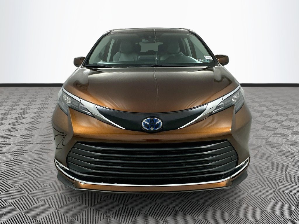 Certified 2024 Toyota Sienna XLE Passenger Van