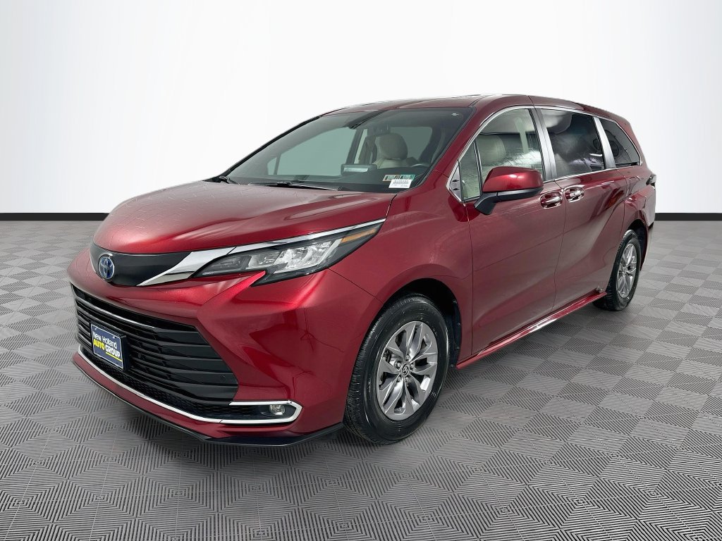Certified 2023 Toyota Sienna XLE Passenger Van