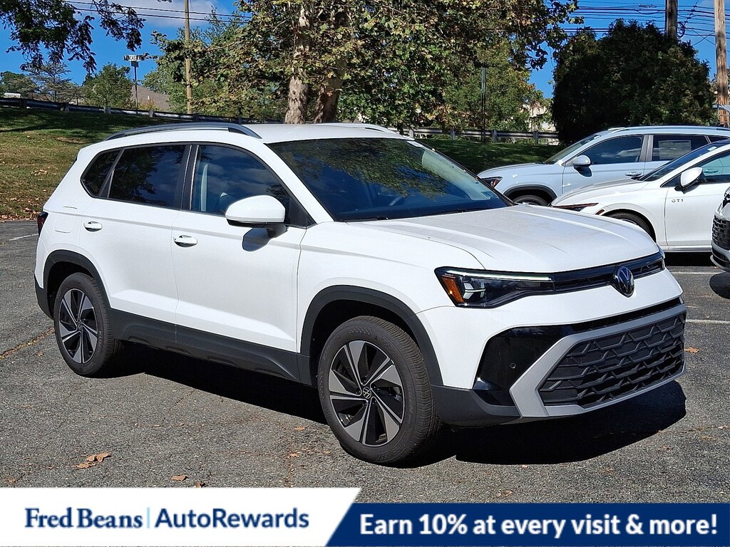 New 2025 Volkswagen Taos 1.5T SE SUV