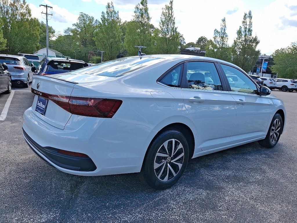 New 2025 Volkswagen Jetta 1.5T S Sedan