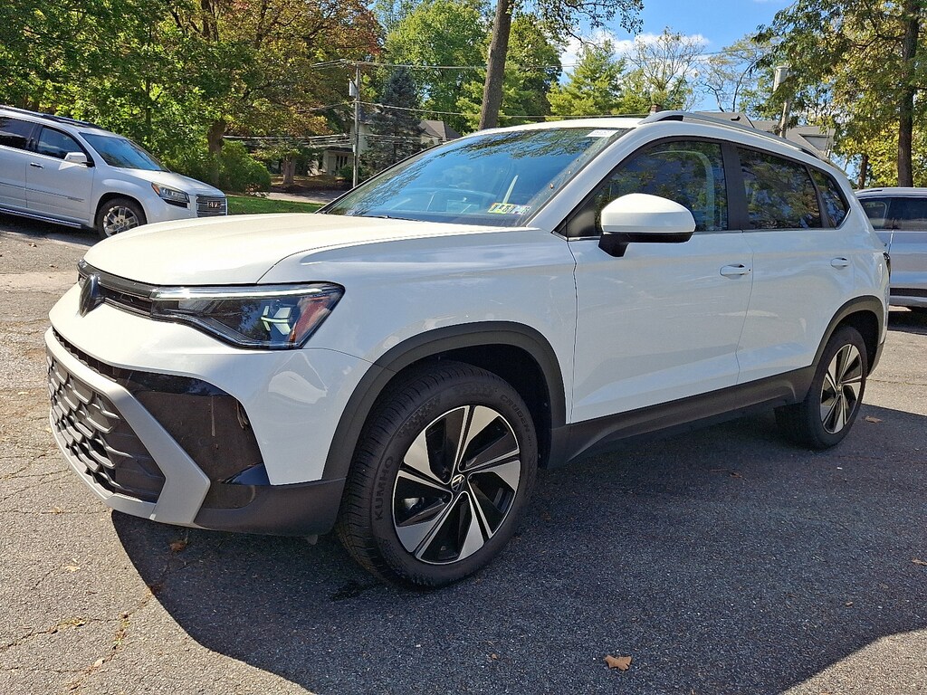 New 2025 Volkswagen Taos 1.5T SE SUV