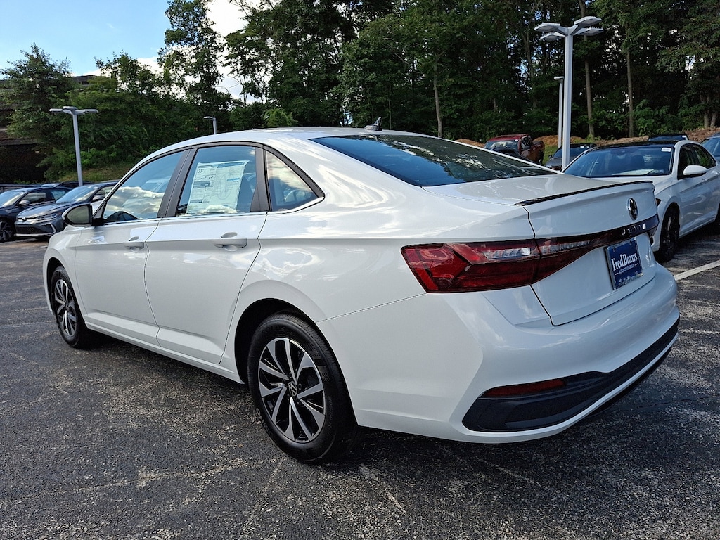 New 2025 Volkswagen Jetta 1.5T S Sedan