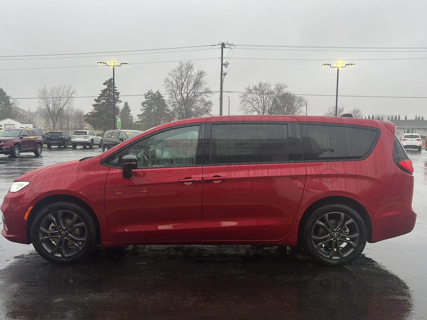 2026 Chrysler Pacifica Select - Photo 20
