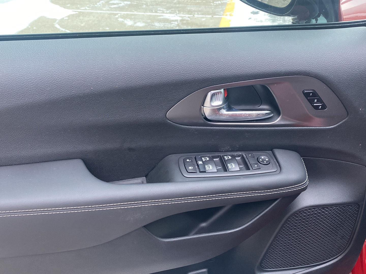 2026 Chrysler Pacifica Select - Photo 4
