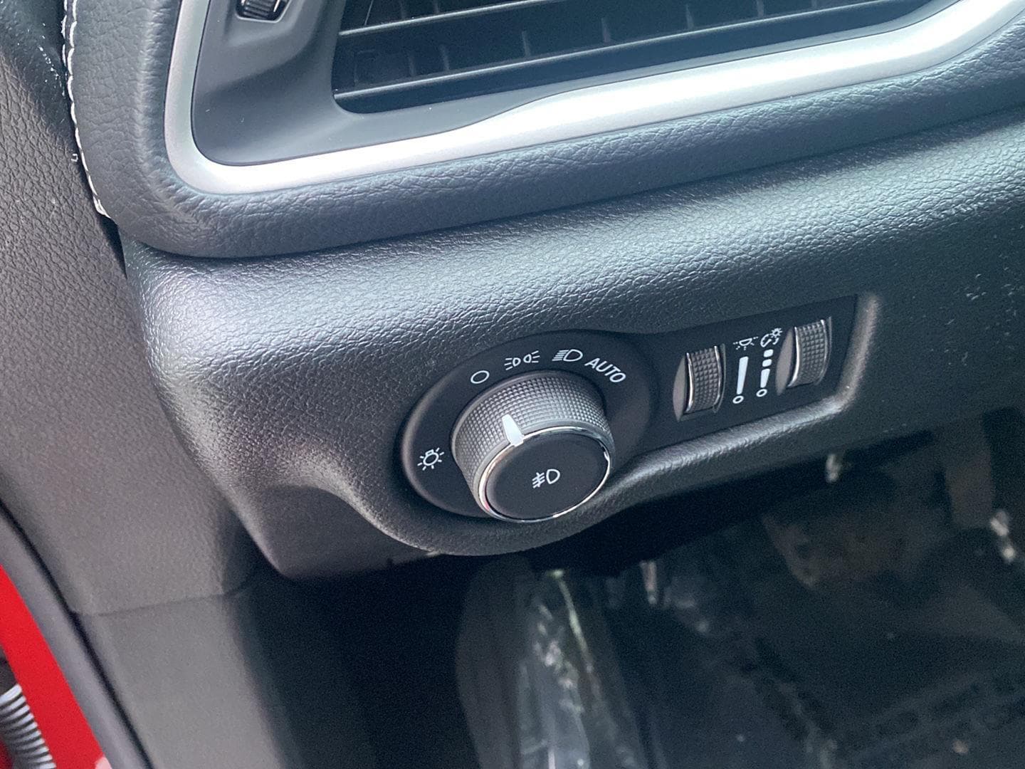 2026 Chrysler Pacifica Select - Photo 5