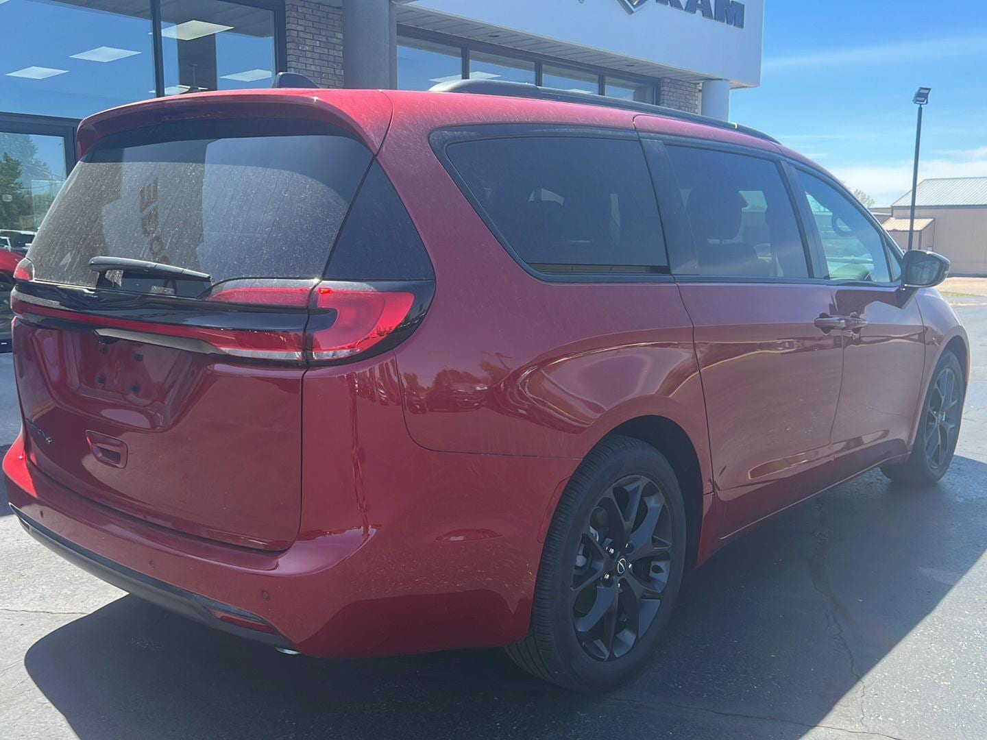 2026 Chrysler Pacifica Select - Photo 3