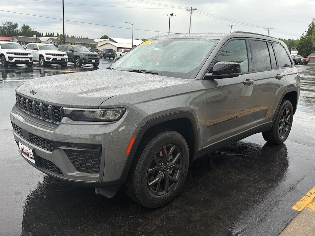 New 2027 Jeep Grand Cherokee Laredo Altitude Sport Utility