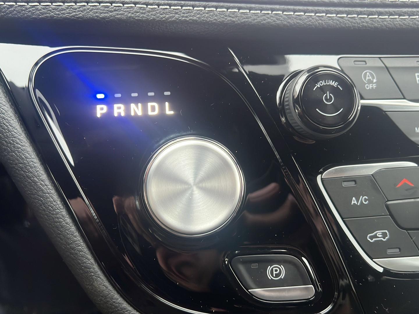 2026 Chrysler Pacifica Select - Photo 10
