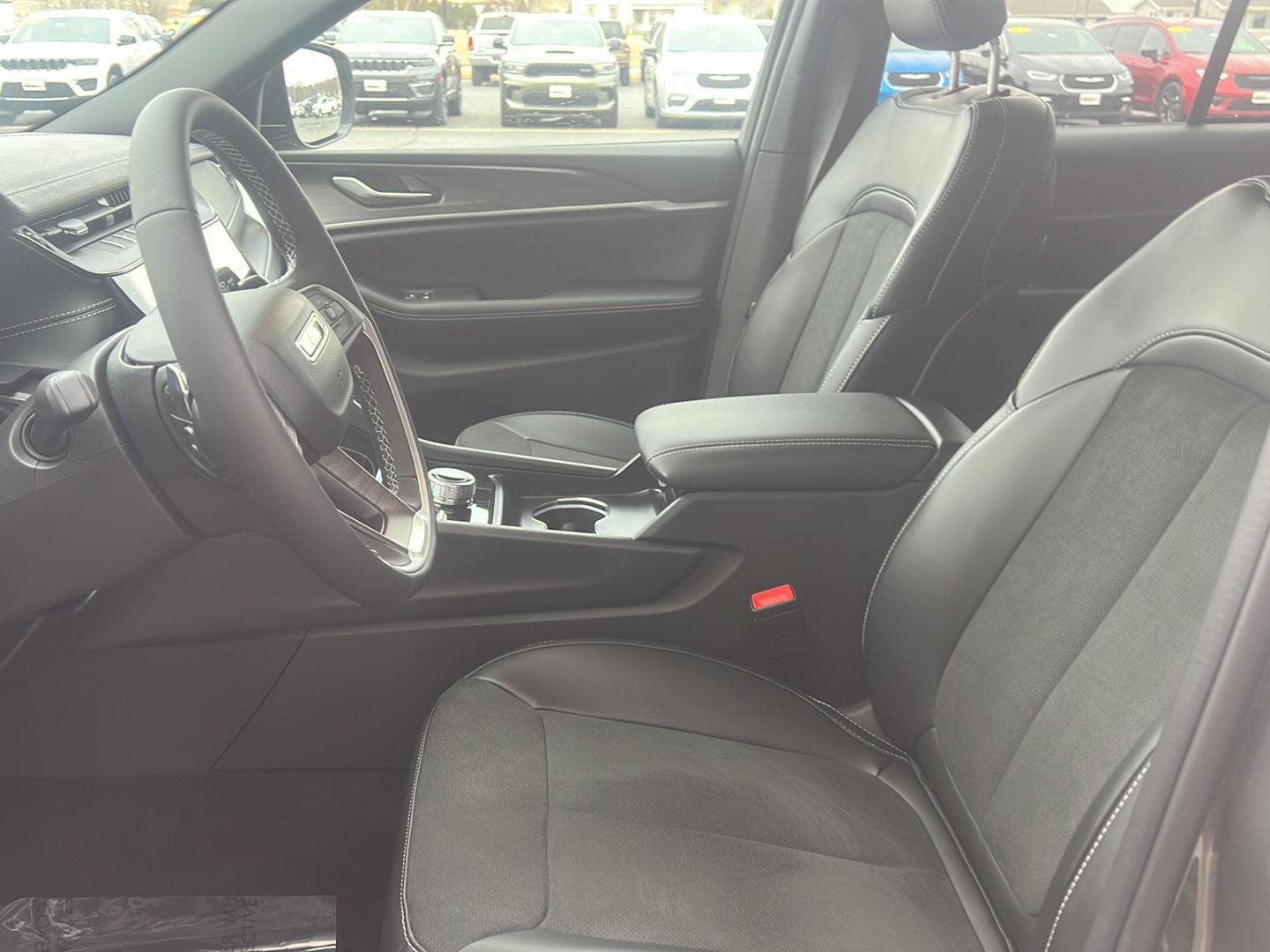 2026 Jeep Grand Cherokee Laredo - Photo 5