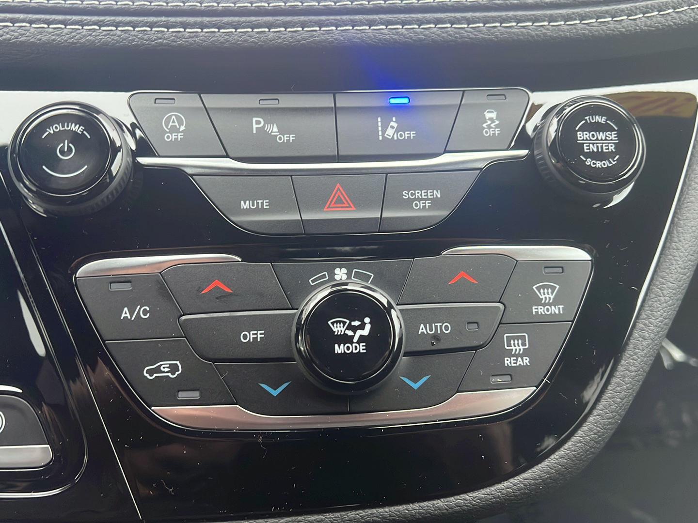 2026 Chrysler Pacifica Select - Photo 9