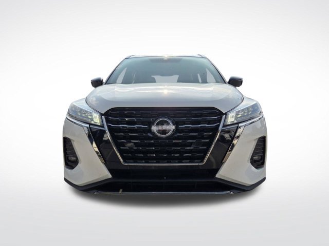 Used 2023 Nissan Kicks SR SUV