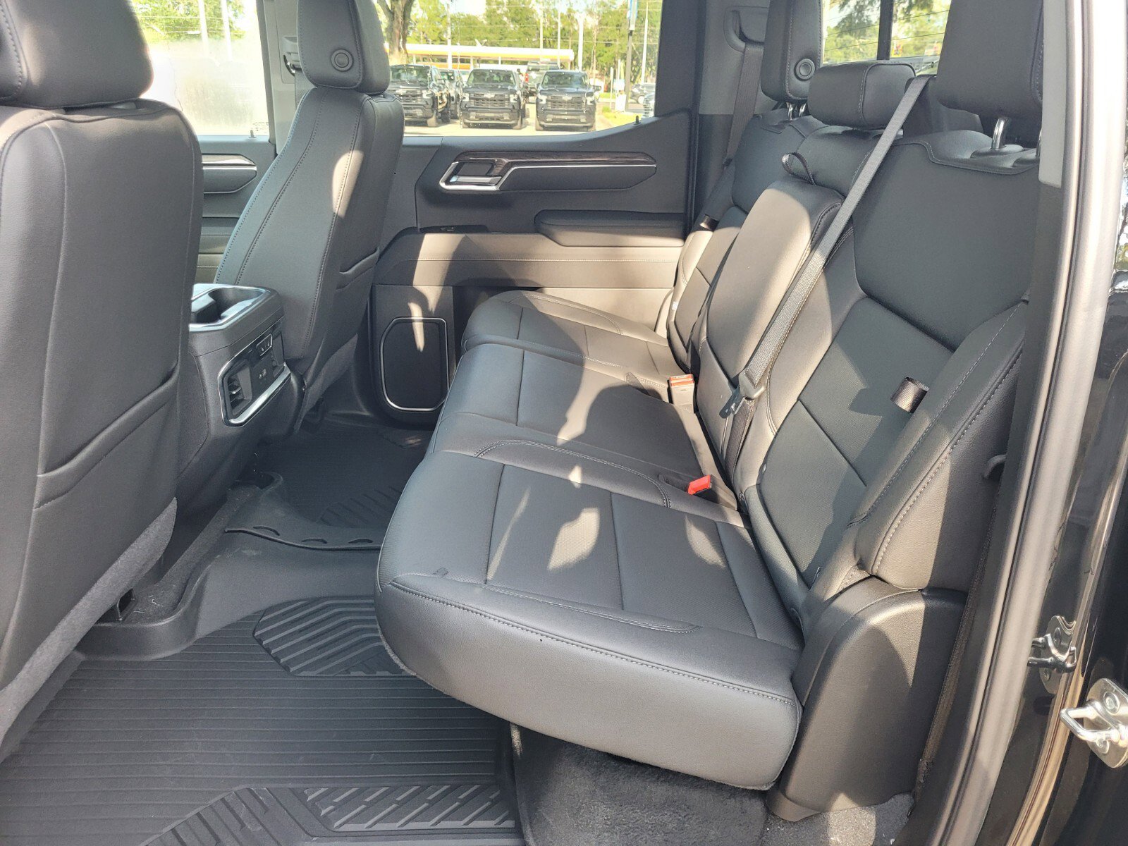 2025 Chevrolet Silverado 1500 LTZ - Photo 22