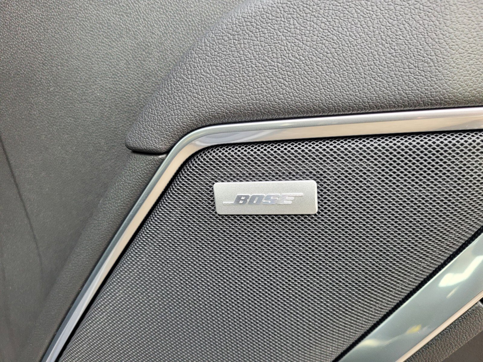 2025 Chevrolet Silverado 1500 LTZ - Photo 15