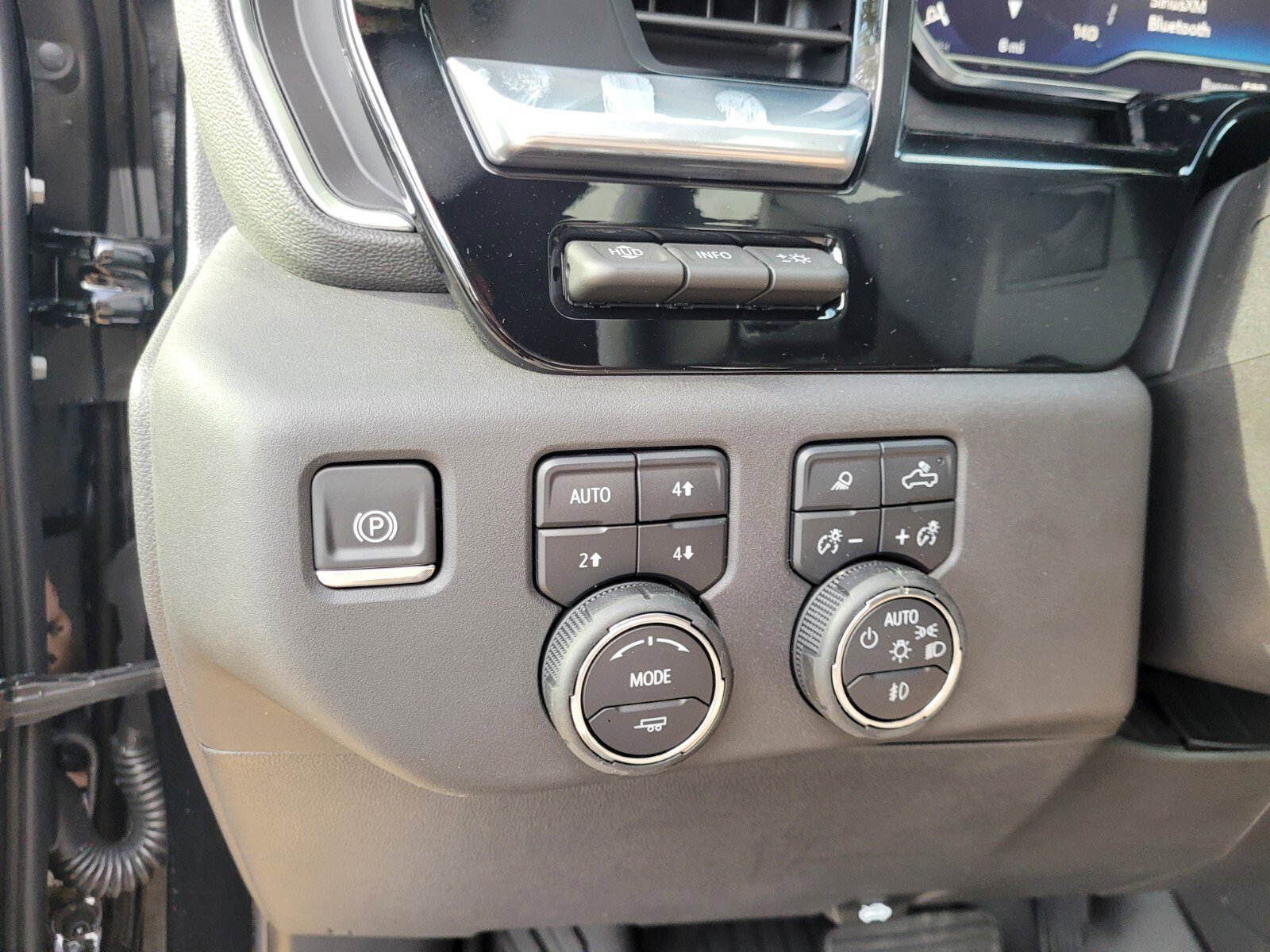 2025 Chevrolet Silverado 1500 LTZ - Photo 30