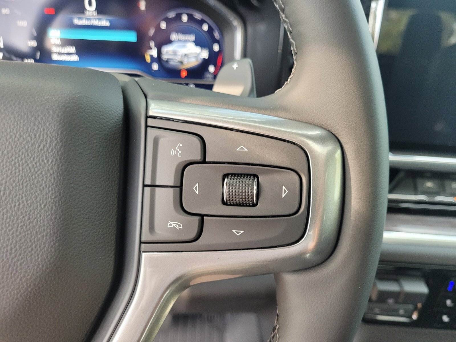 2025 Chevrolet Silverado 1500 LTZ - Photo 33