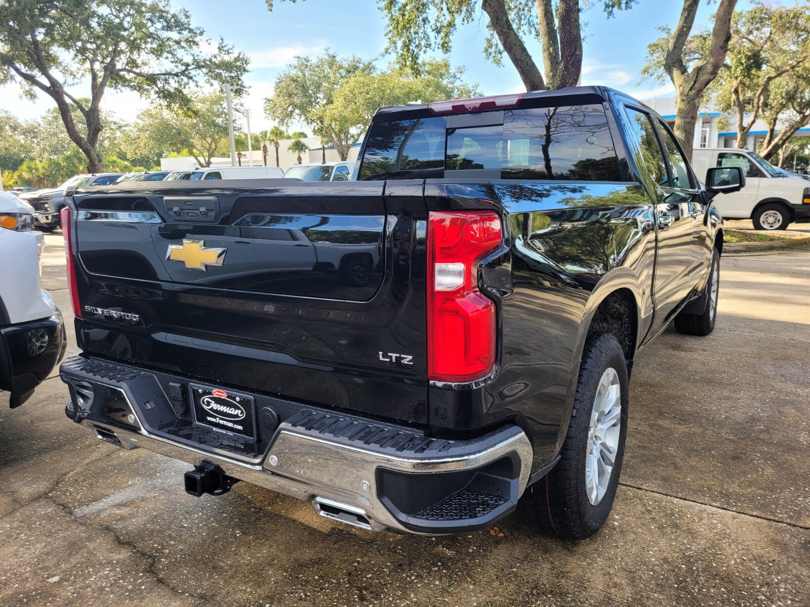2025 Chevrolet Silverado 1500 LTZ - Photo 8