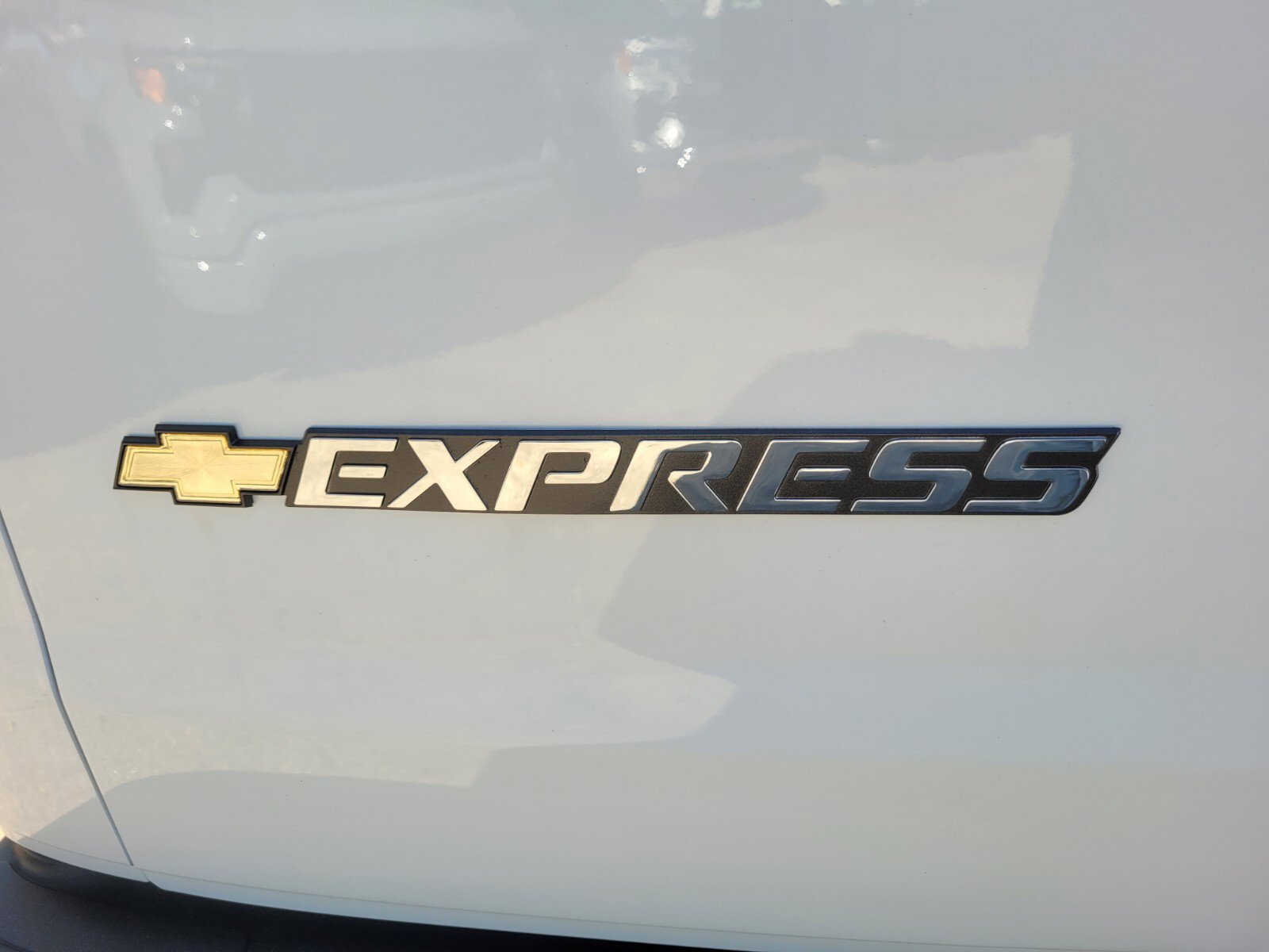 2025 Chevrolet Express Cargo Work Van - Photo 16