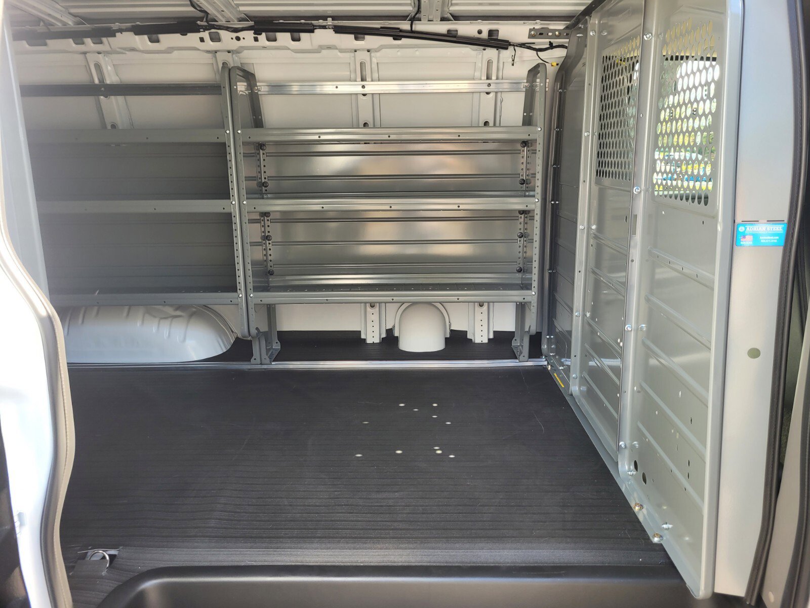 2025 Chevrolet Express Cargo Work Van - Photo 14