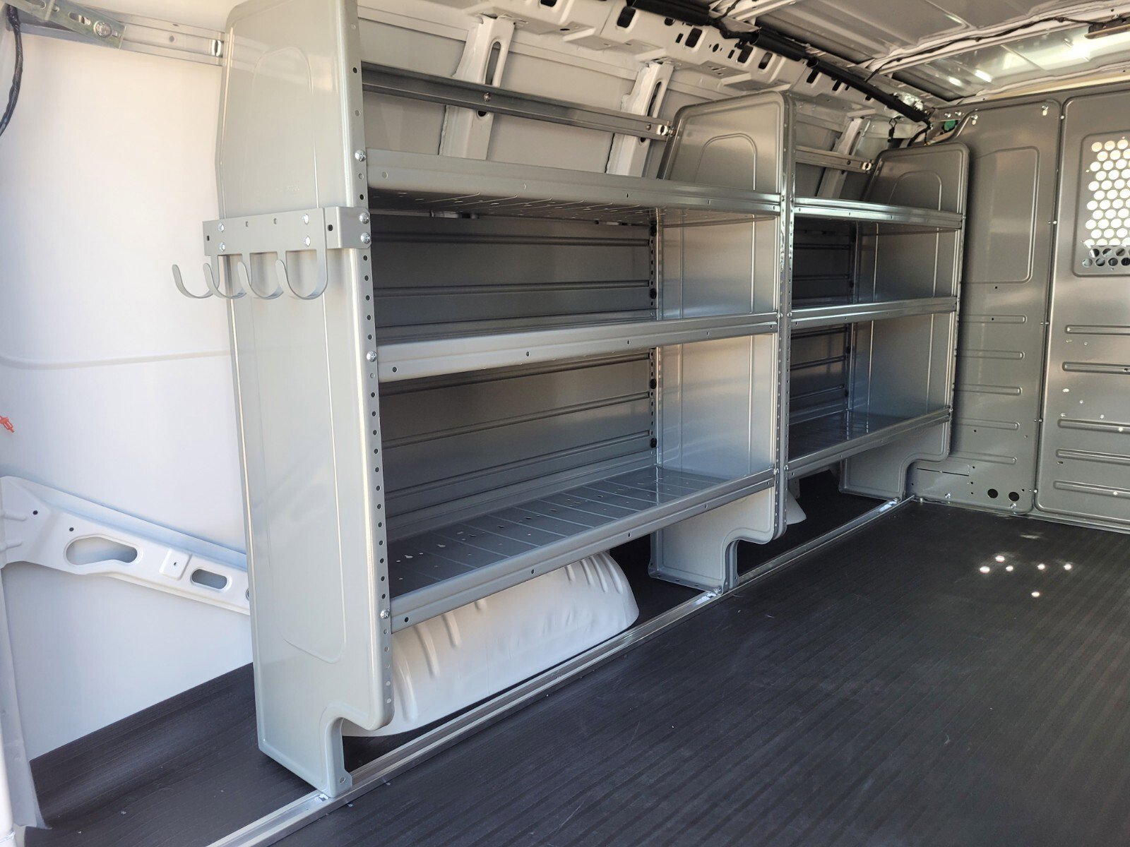 2025 Chevrolet Express Cargo Work Van - Photo 18