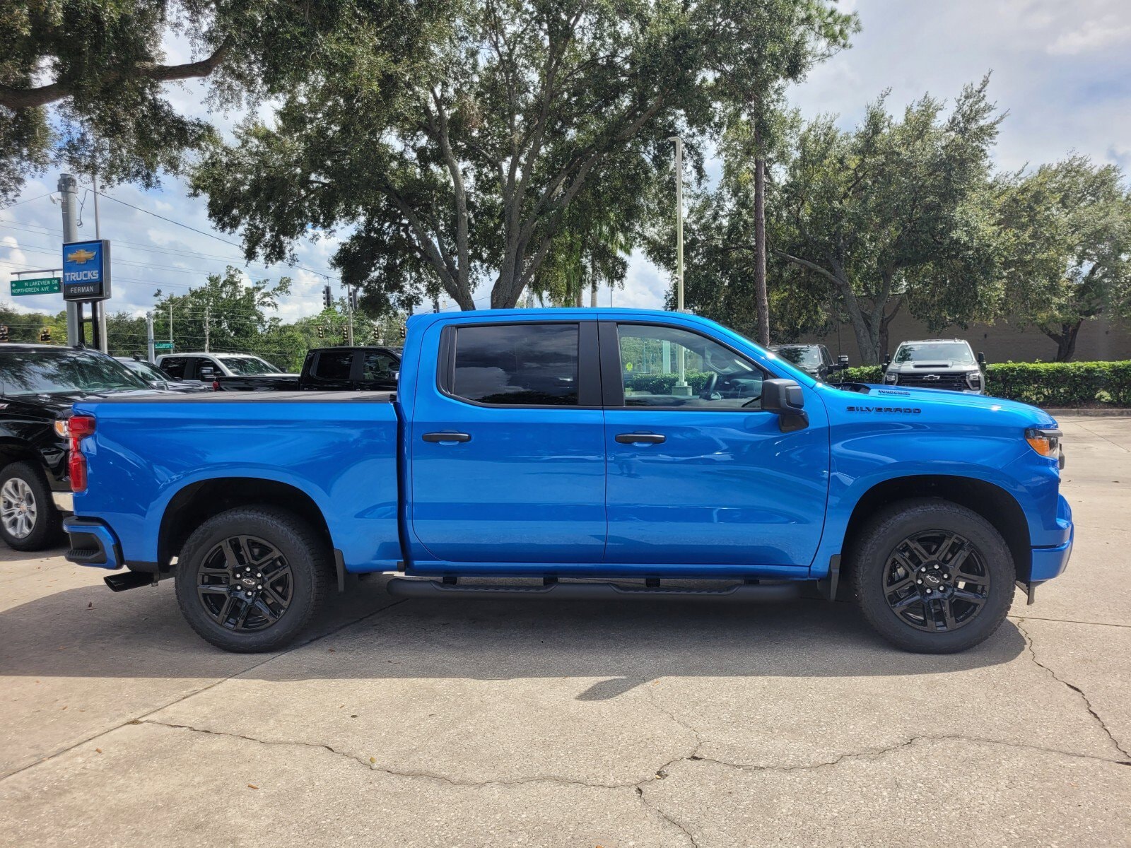 2025 Chevrolet Silverado 1500 Custom - Photo 9