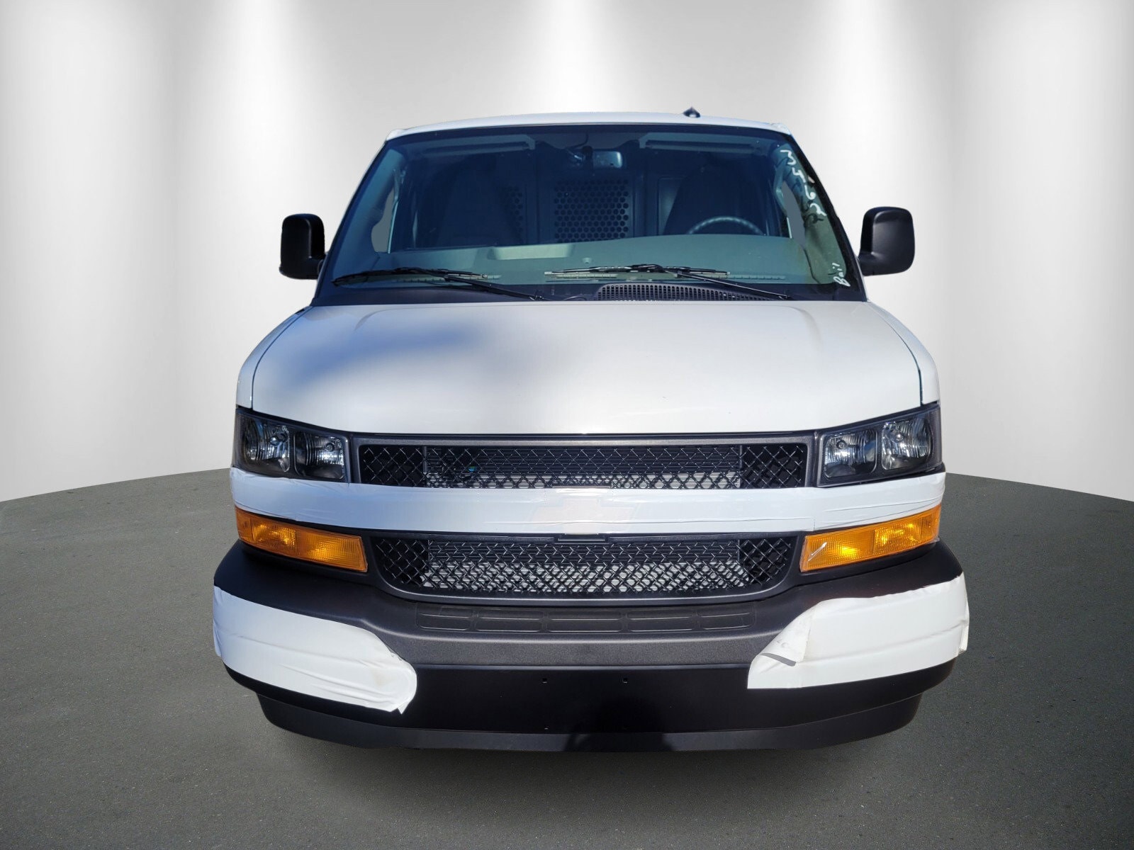2025 Chevrolet Express Cargo Work Van - Photo 4