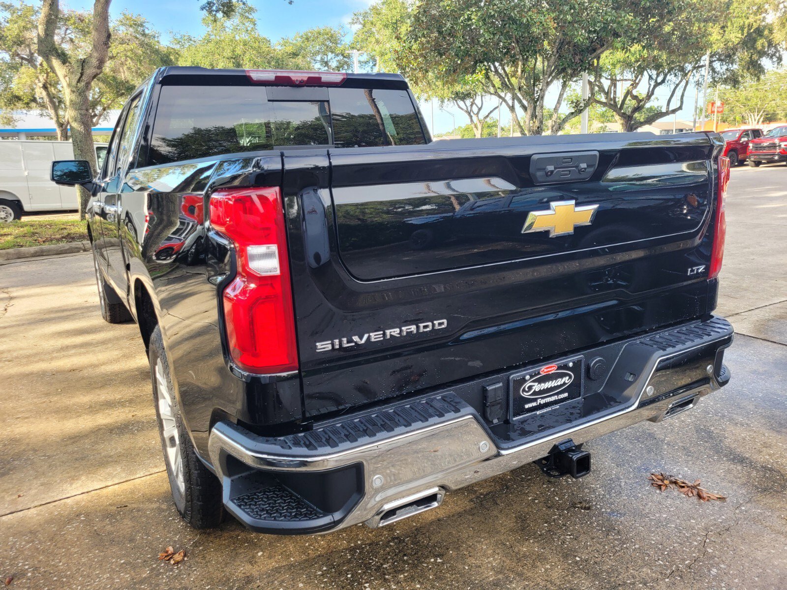2025 Chevrolet Silverado 1500 LTZ - Photo 6
