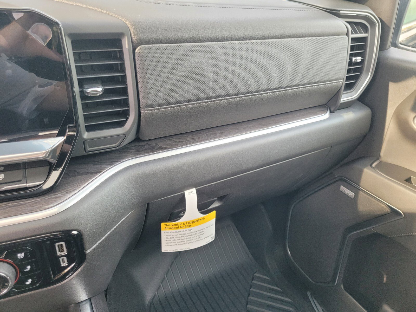 2025 Chevrolet Silverado 1500 LTZ - Photo 29
