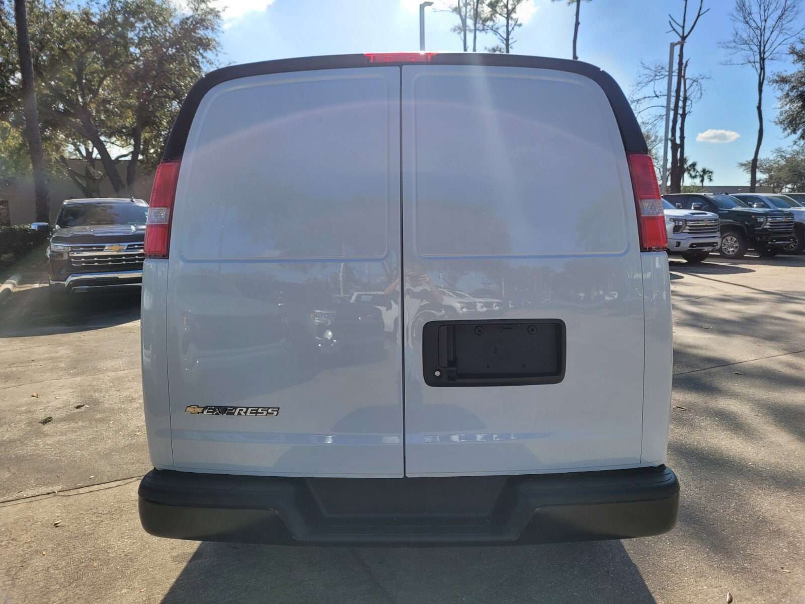 2025 Chevrolet Express Cargo Work Van - Photo 7