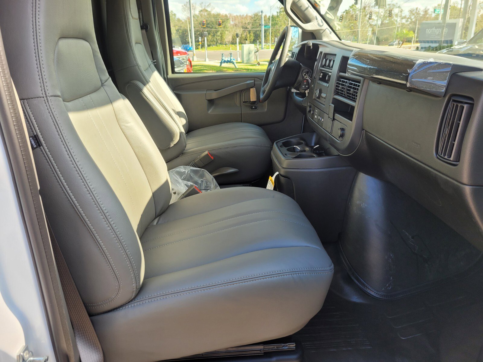 2025 Chevrolet Express Cargo Work Van - Photo 12