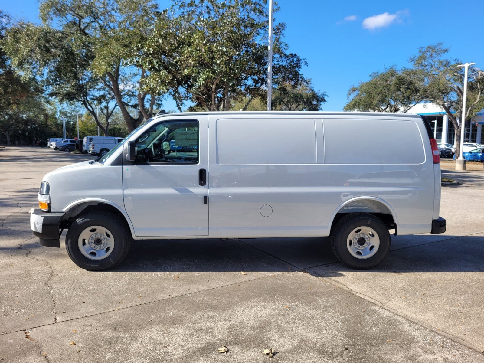 2025 Chevrolet Express Cargo Work Van - Photo 5
