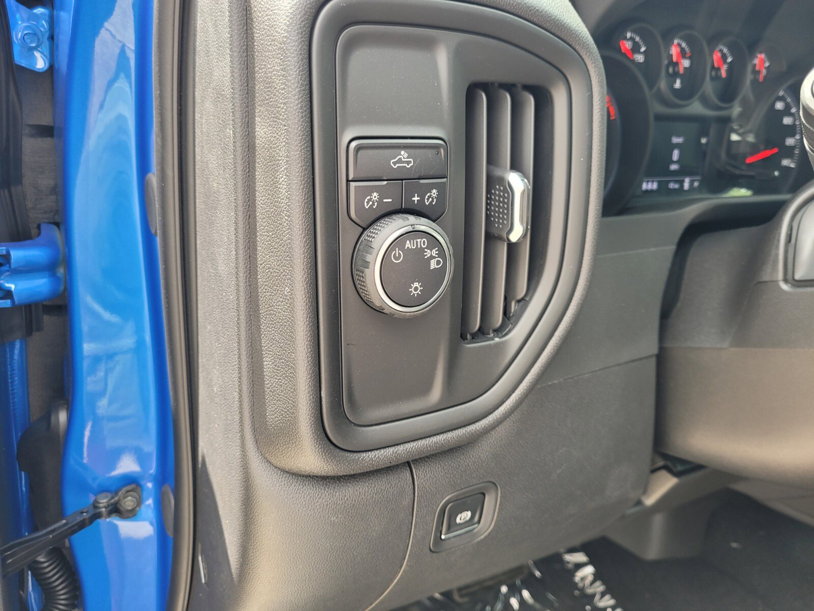 2025 Chevrolet Silverado 1500 Custom - Photo 26